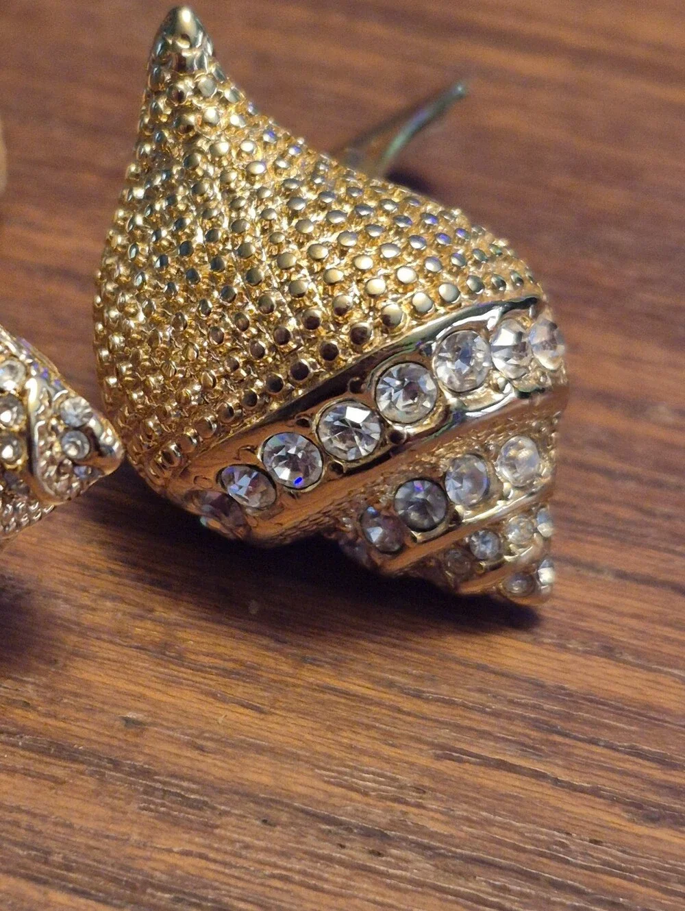 Vintage Kenneth Jay Lane Gold Tone Conch Shell Earrings - Picture 7 of 7
